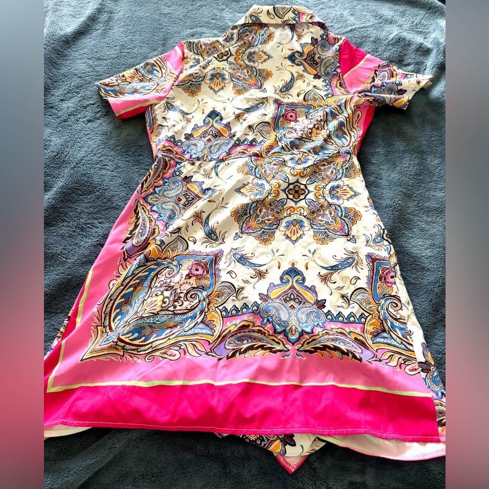 Short wrap dress polyester women’s clothing great used condition - Picture 2 of 2